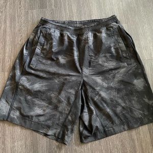 Men’s LuluLemon Short Size L